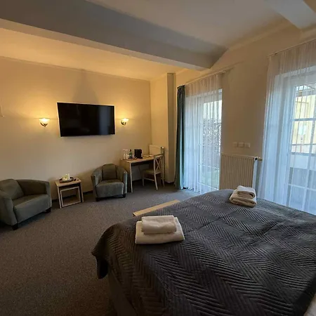 Pensjonat Statek 1738 Vsestudy